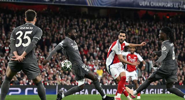 Dónde ver hoy en televisión y online el partido del Real Madrid de Champions League y a qué hora juega contra el Arsenal