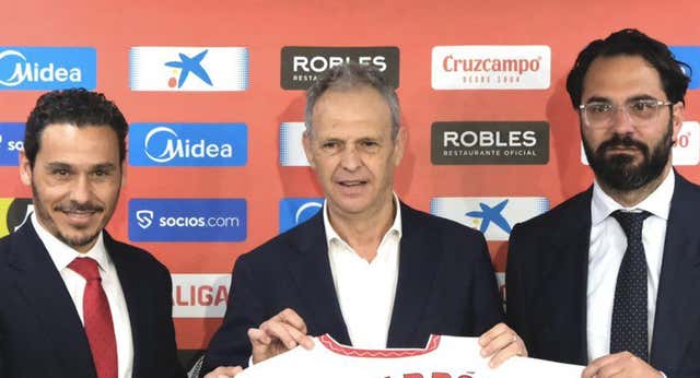 Caparrós y la vieja guardia de Nervión al rescate del Sevilla: «Hay que defender el escudo»