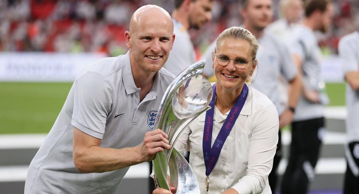 Arjan Veurink dejará de ser ayudante de Sarina Wiegman tras la Eurocopa.