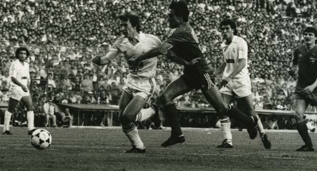 Jorge Valdano y José Antonio Camacho recuerdan las leyes de la remontada que imperan en el Bernabéu: «Hay un momento de caos…»