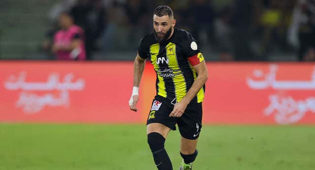 Benzema se mete en problemas en una noche en la que ‘revivió’ el penalti con doble toque de Julián Alvarez