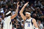 Los Mavericks no son un solar sin Luka Doncic: Anthony Davis y Klay Thompson permiten soñar con los playoffs mientras se citan con Santi Aldama