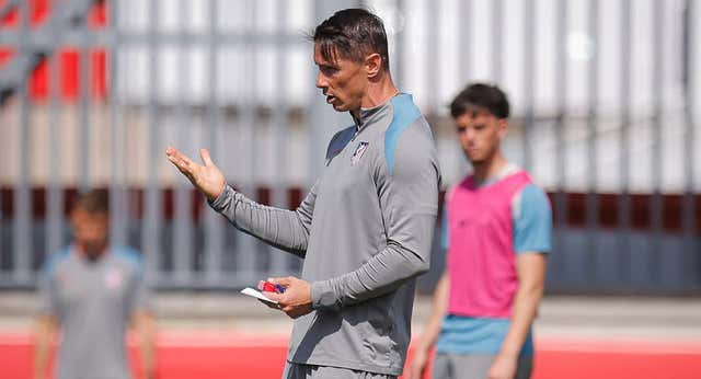 El Atlético de Madrid ‘B’ de Fernando Torres entrena en Las Rozas pensando en el playoff de ascenso