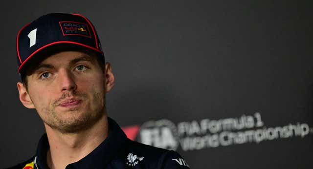 Max Verstappen deja claro que no quiere más rodeos sobre su futuro: “Tú céntrate en comentar… yo me estoy centrando en conducir”