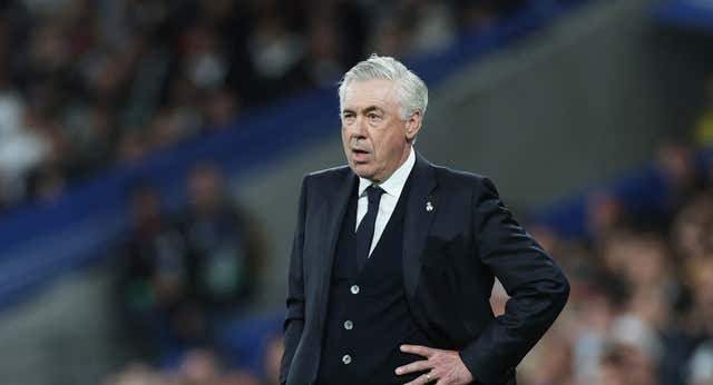 Ancelotti pone el foco en el «nuevo fútbol» y no da pistas para la Copa: «Tenemos extremos que pueden jugar en la línea de medios»