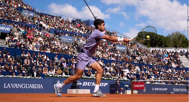 Alcaraz tranquiliza a Madrid y pone en un pedestal a Rafa Nadal: “Me rindo a sus pies, es casi una locura hacer toda la gira de tierra”
