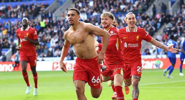 Alexander-Arnold acerca el título del Liverpool y desciende al Leicester