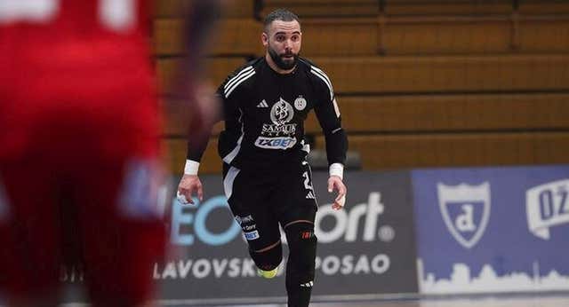 Golpe de mercado del Palma: le arrebata al Kairat a Dennis y blinda su portería