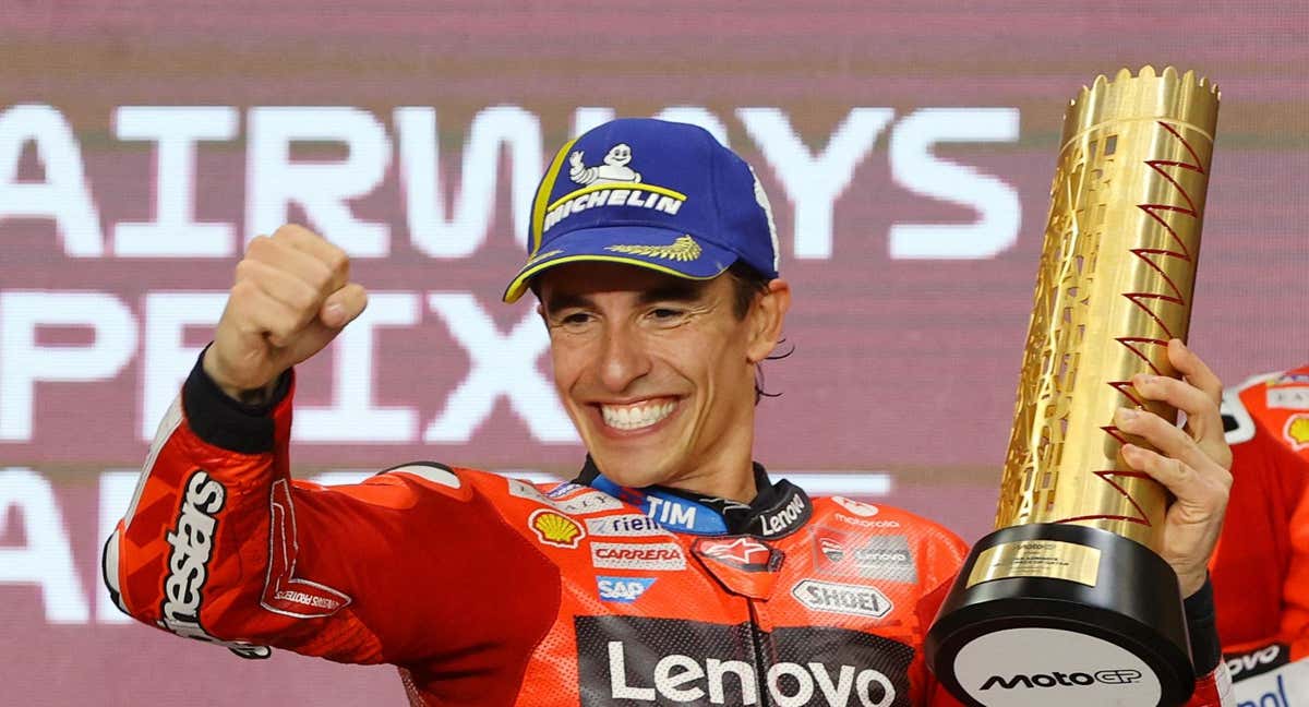 Marc Márquez celebra su victoria en Doha.