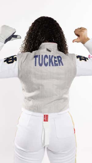 Ariadna Tucker estudia y compite por Notre Dame University.