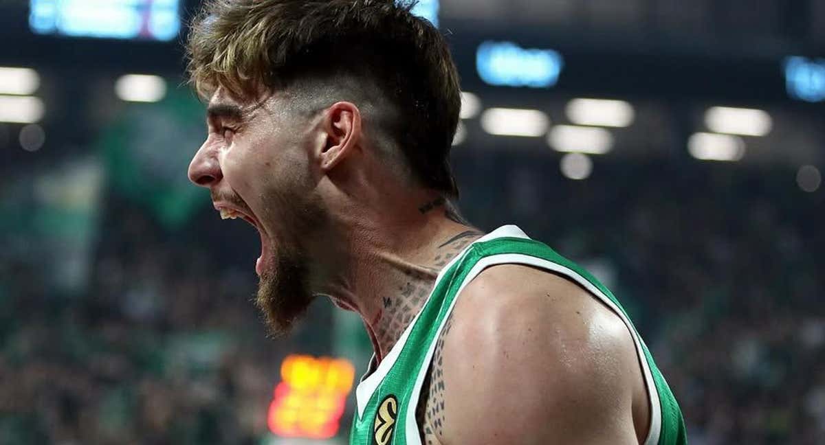 Juancho Hernangómez celebra una canasta ante Efes.