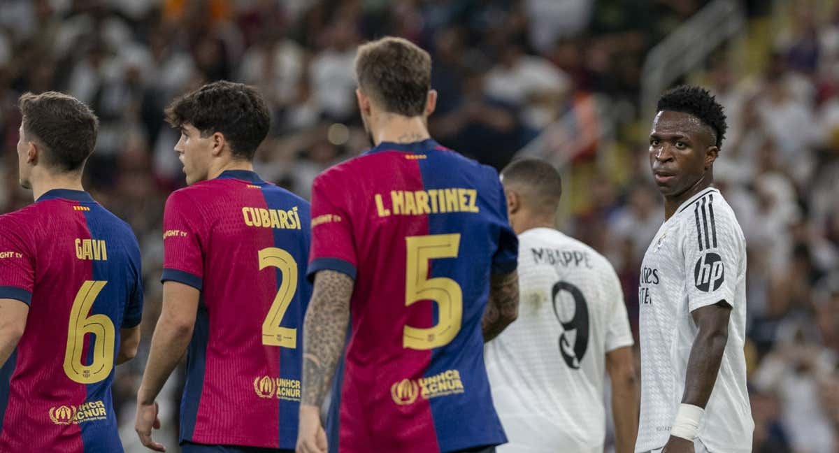 Vinicius, con Gavi, Cubarsí e Íñigo Martínez en el último Clásico de Enero 2025