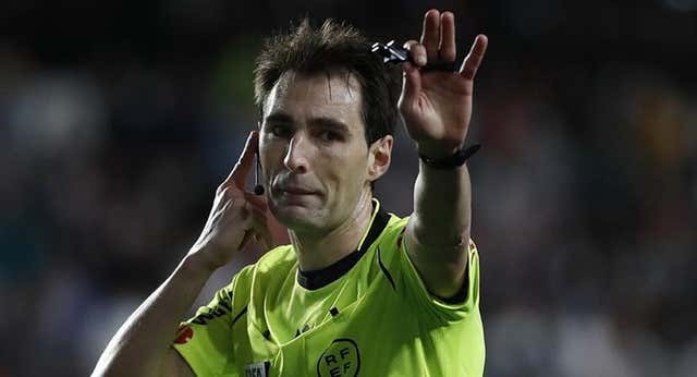 Real Madrid TV hace sangre de la actitud de UEFA y FIFA con De Burgos Bengoetxea: «Uno de los hombres del círculo de confianza de Medina Cantalejo…»