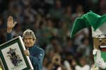 Una regañina de Pellegrini y un triple cambio encendieron al Betis: «A ese ritmo era imposible ganar»