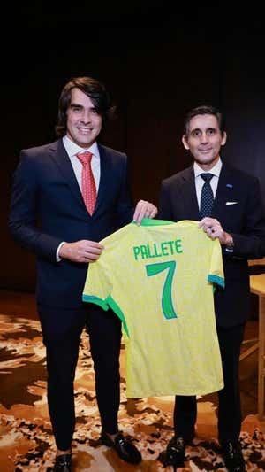 Diego, junto a José María Álvarez-Pallete, ex de Telefónica.