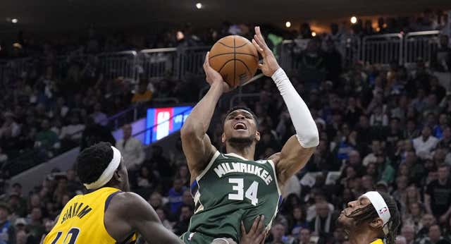 Giannis Antetokounmpo se pone en modo MVP y encuentra un socio inesperado para agarrarse a los playoffs