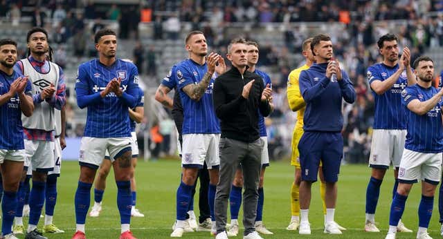 Todo resuelto en la Premier por el descenso: el Ipswich Town, último equipo en confirmar su vuelta a Championship un año después