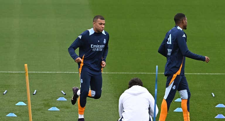 Mbappé, en un entrenamiento del Madrid.