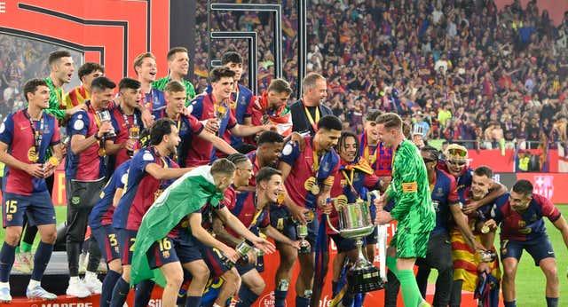 Altar para Koundé, ‘palo’ a Vinicius, capote a Mbappé y temblores en la prensa de Europa: ‘Inter, ¿viste lo que hizo el Barcelona?’