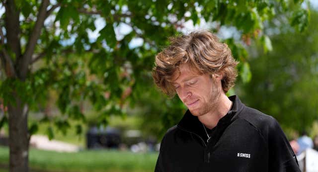 El Mutua sigue con la herida abierta y se queda sin su campeón: Rublev, eliminado ante Bublik
