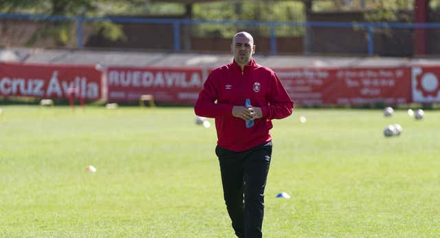 Así fue el primer partido de Víctor Valdés en Ávila: escepticismo, ilusión y una victoria para soñar con el ascenso