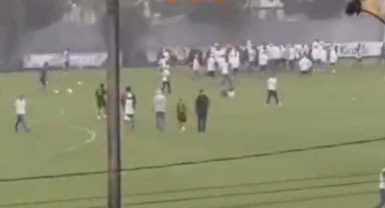 Momento de la invasión de los radicales del Santos.
