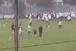 La insostenible situación que vive el Santos de Neymar, en una imagen: los ultras invaden el entrenamiento y elevan la tensión