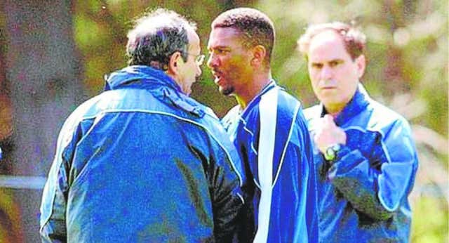 El amago de cabezazo de Djalminha a Irureta no fue lo más grave: “Nadie lo sabe, oímos gritos y pensamos: ‘Se están matando’”