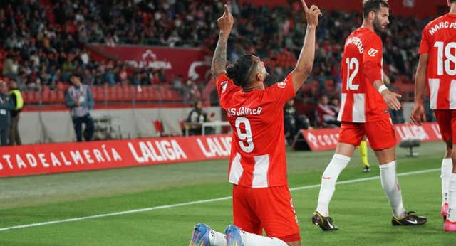 Un doblete del colombiano Luis Suárez certifica el descenso del Racing de Ferrol