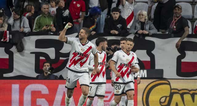 Antes se cae el muro del estadio que el muro del Rayo