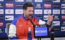 Simeone se 'enzarza' con un periodista y juega al despiste con Álex Baena: «Me tomas por tonto… Es un gran jugador de fútbol»