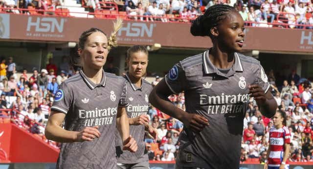 Linda Caicedo evita en Los Cármenes el alirón del Barça