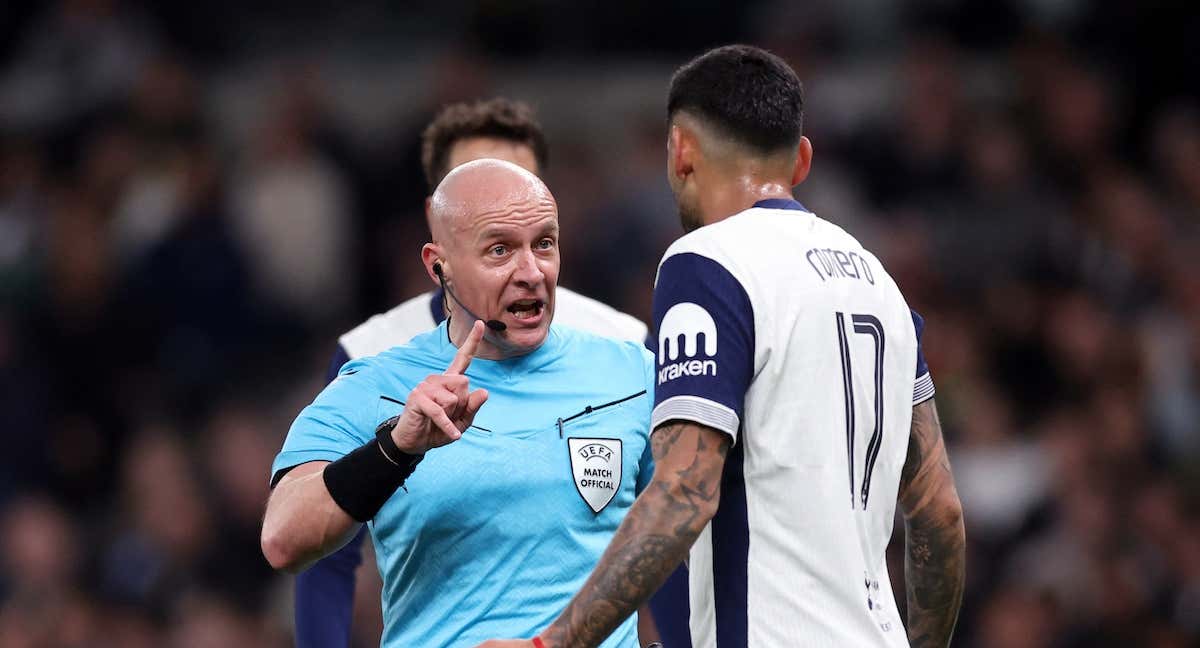 Szymon Marciniak es el árbitro designado para dirigir el Inter - Barcelona./REUTERS