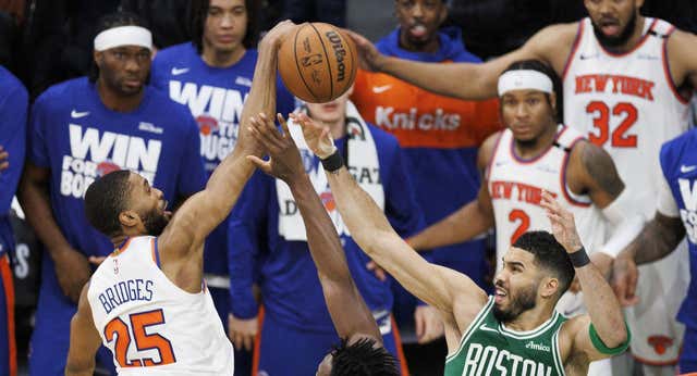 Los Boston Celtics reviven su pesadilla, caen ante los Knicks tras desperdiciar una ventaja de 20 puntos y se quedan cerca del KO