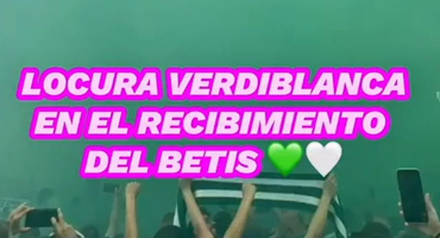 Los jugadores del Betis celebraron junto a su afición el pase a su primera final europea