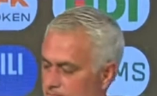 Mou tiró de ironía para explicar cómo prepara las alineaciones antes de los partidos.