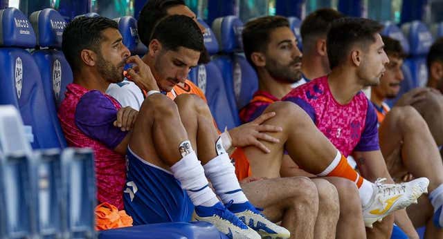 El trauma de un histórico se consuma tras un año con un clima irrespirable: ¡el Tenerife desciende a Primera RFEF!
