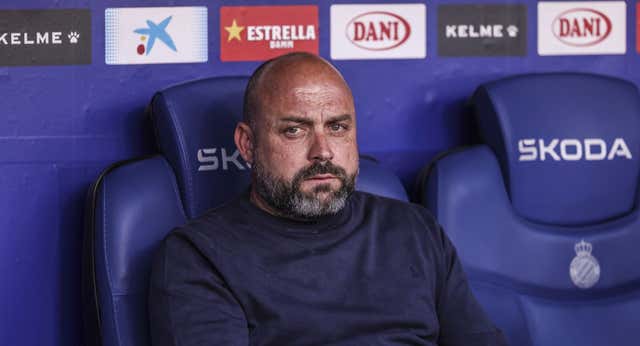 Manolo González solo piensa en la salvación, pero una pregunta le lleva al tema de siempre: “No todo gira alrededor del Barcelona”