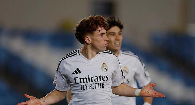 El debut soñado de Víctor Muñoz se empaña con una oleada de insultos que demuestra que el mundo del fútbol es un mundo enfermo