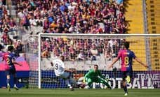 Tras la pose de hombre tranquilo y fumador de Szczesny hay un portero que lo ha pasado mal... y que duda seguir en el Barça