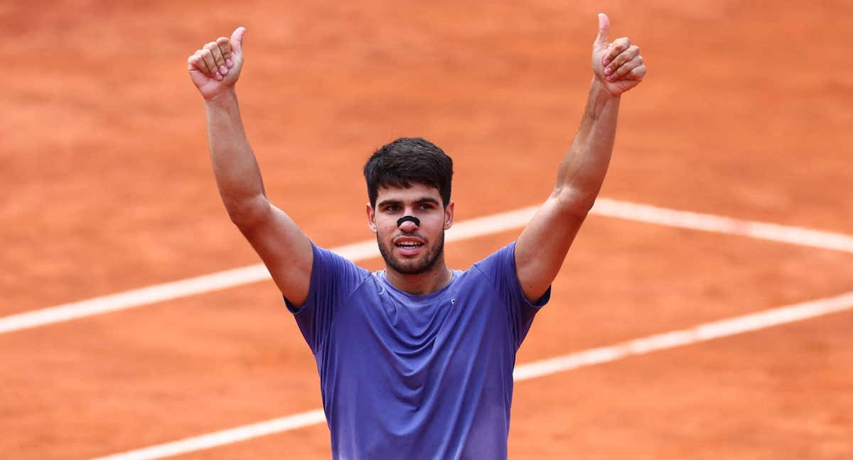 Carlos Alcaraz ganó y pasó a semifinales.