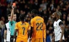 Vinicius señala a Mestalla en su documental, sustituye 'tonto' por 'mono' y el Valencia estudia denunciar a la productora