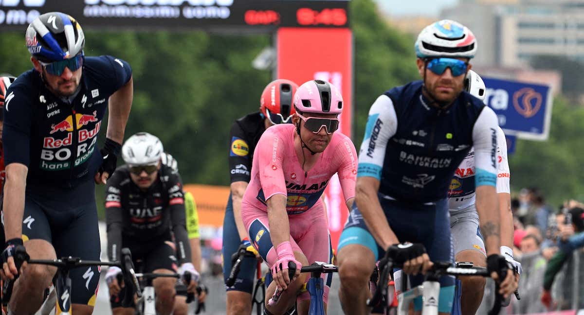 Mads Pedersen es la maglia rosa del Giro de Italia 2025./REUTERS