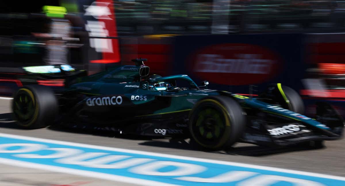 Alonso, rodando en Imola./REUTERS