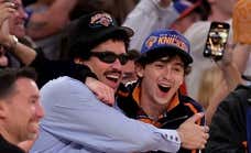 Los Knicks hacen estallar a la Gran Manzana: miles de personas se echan a la calle y hasta Bad Bunny y Thimothée Chalamet se contagian de la locura del Madison