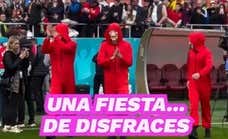 Los jugadores del FCSB rumano han despedido la temporada en su estadio con una fiesta de disfraces.