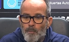 El técnico del Tenerife ha estallado contra el colectivo arbitral en rueda de prensa.