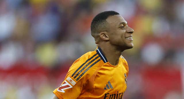 Mbappé salva el bochorno del Madrid ante un Sevilla con nueve