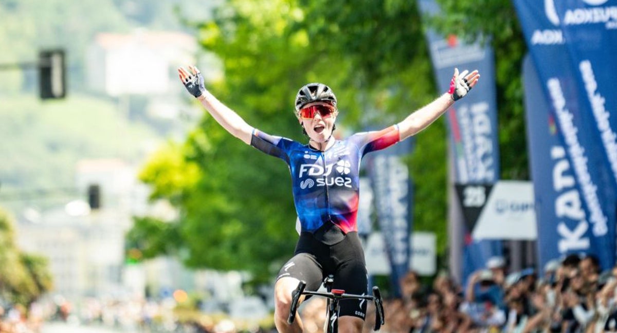 Demi Vollering gana su tercera Itzulia.