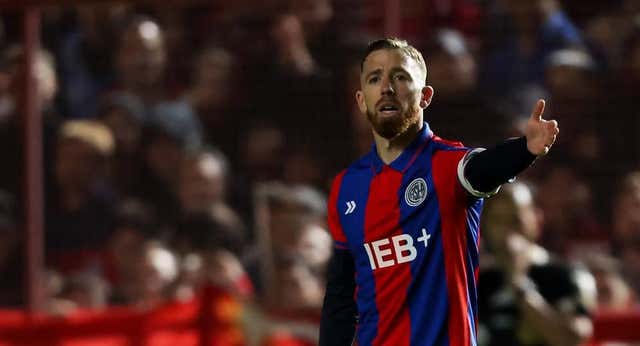 Iker Muniain responde con fútbol a los impagos de San Lorenzo desde febrero: «Es una burla»